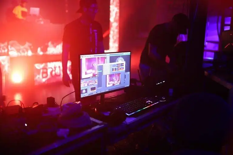 The Future of 5G in Enhancing Entertainment Experiences